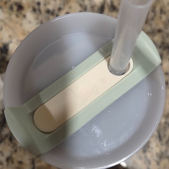 14 Oz stanley cup mint green - Picture 2 of 8